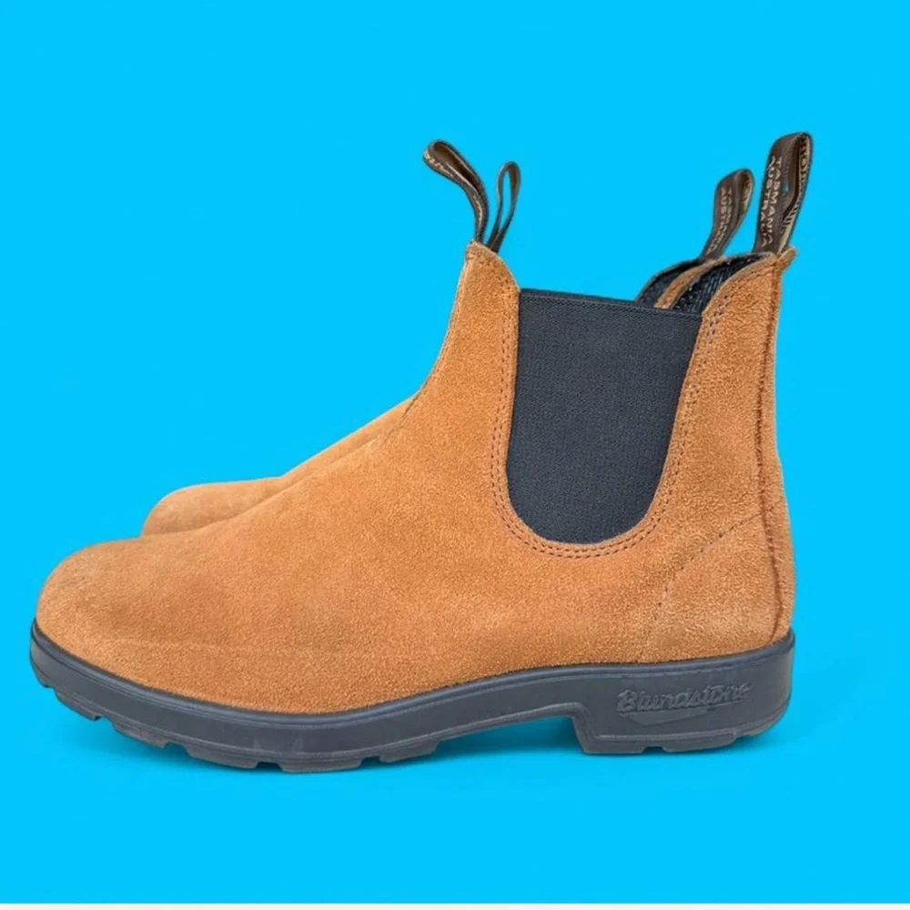 Blundstone brown suede
